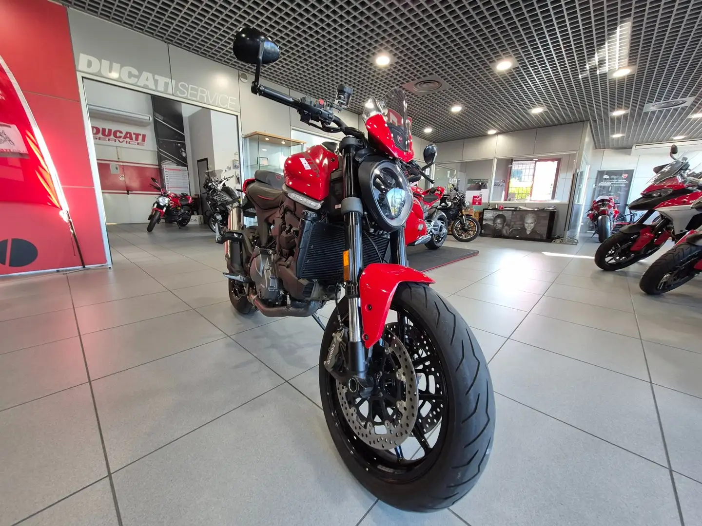 Ducati Monster 937 Plus Roşu - 2