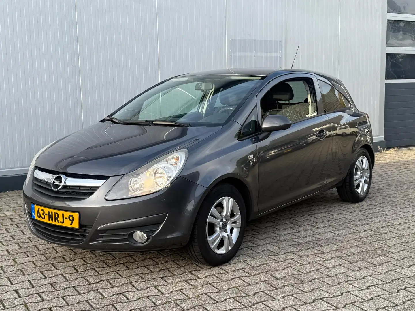 Opel Corsa 1.3 CDTi EcoFlex '111' Edition 2010 Goed Onderhoud Grijs - 1