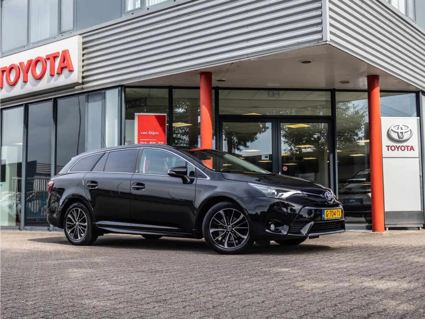 Toyota Avensis Touring Sports 1.8 VVT-i SkyV. Ed. Negru - 1