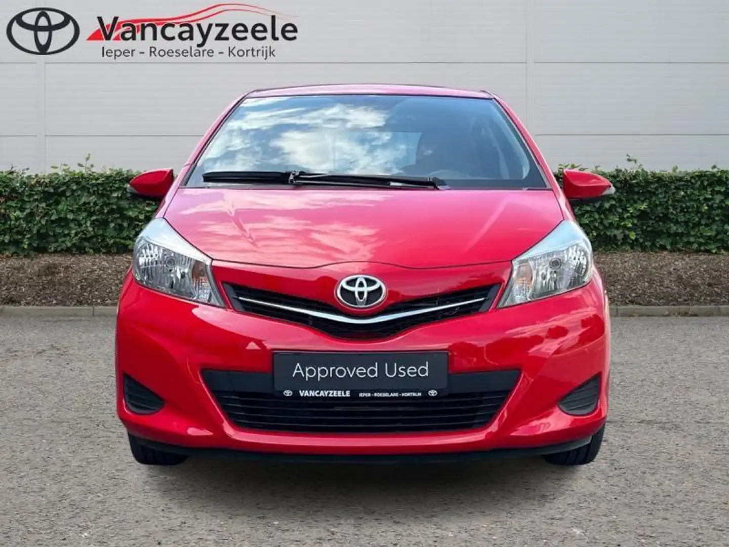Toyota Yaris Comfort+cam+airco Rojo - 2