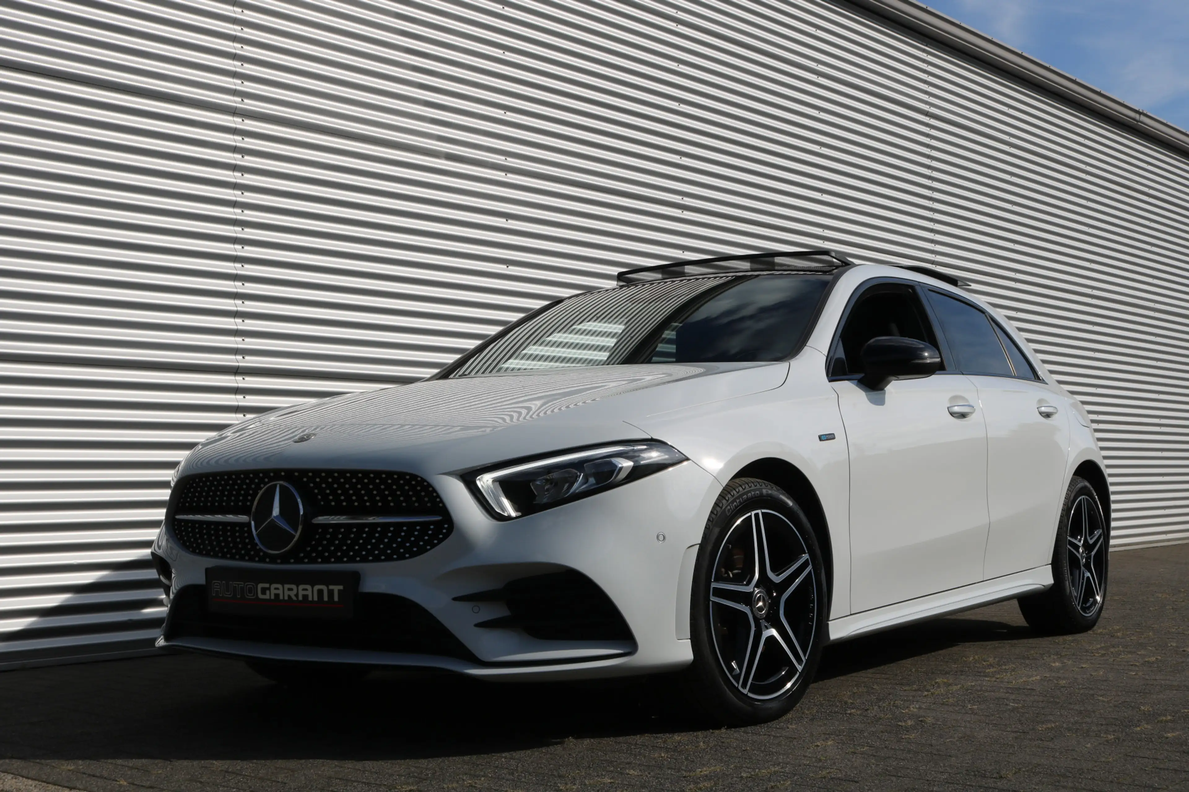 Mercedes-Benz A 250 e AMG Pakket AMG NightPakket (Pano Sportleder/Memo
