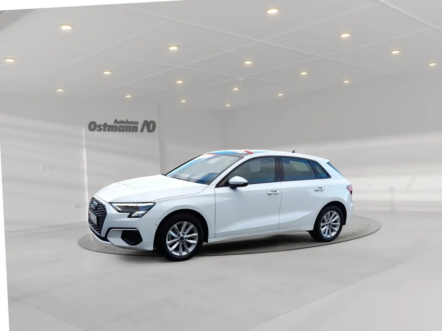 Audi A3 Sportback 35 TDI AHK LED Navi RFK LM Pano Weiß - 2