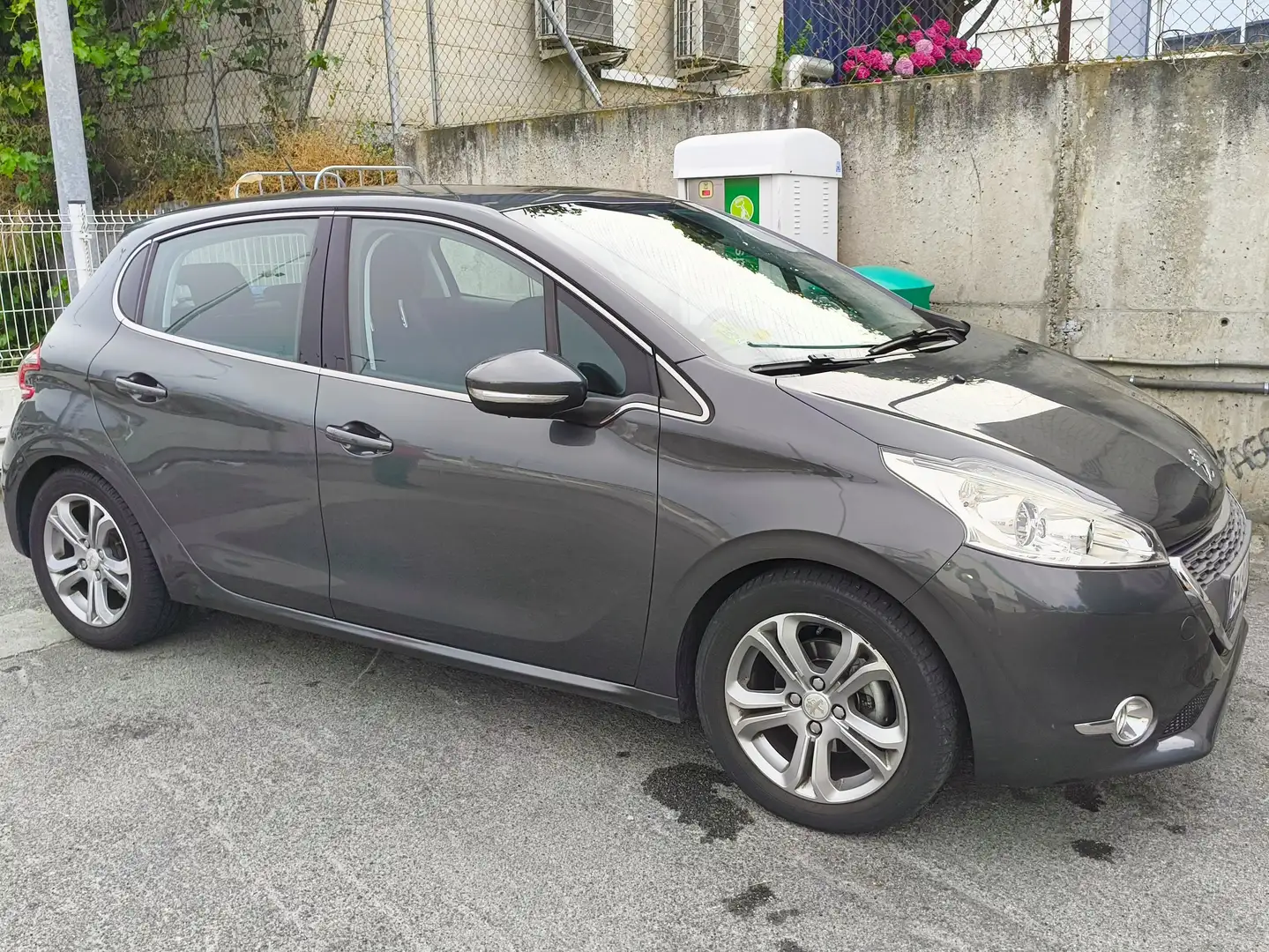 Peugeot 208 208 1.6e-HDi Allure Allure Gris - 1