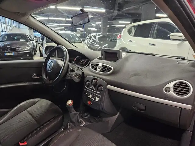 Renault Clio view 8