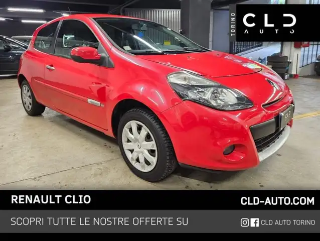 2010 Renault Clio in Red for sale