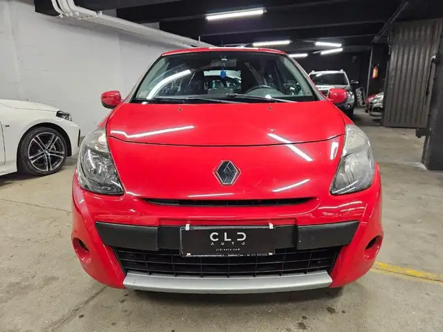 Renault Clio view 2