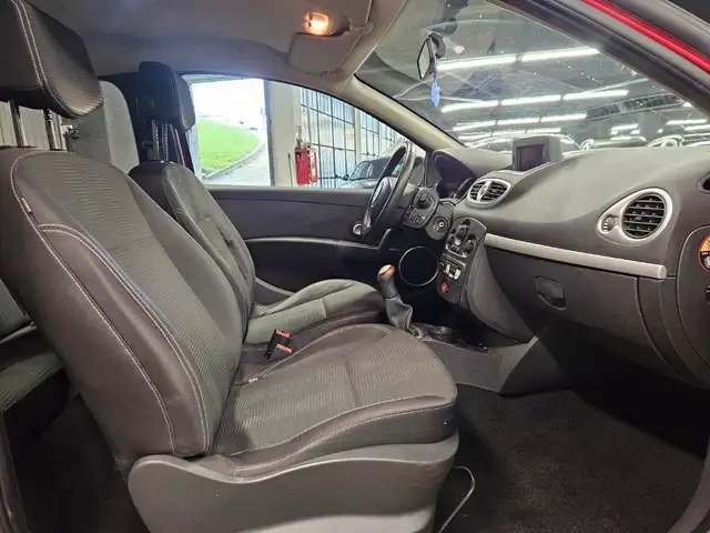 Renault Clio view 9