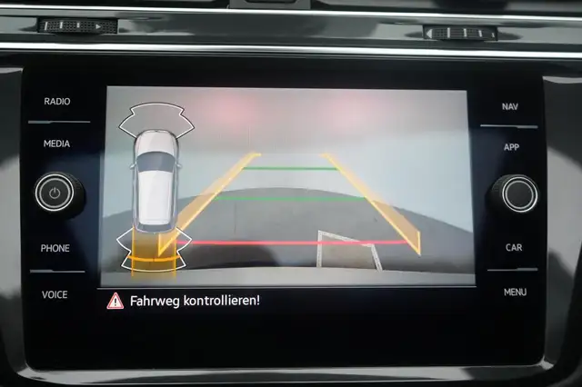 Volkswagen Tiguan view 15