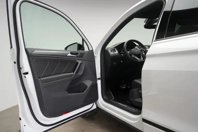 Volkswagen Tiguan view 11