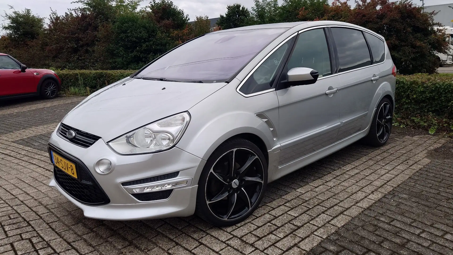 Ford S-Max 2.0 S Edition 7 pers Gereviseerde motor. Apk 03-26 Zilver - 1