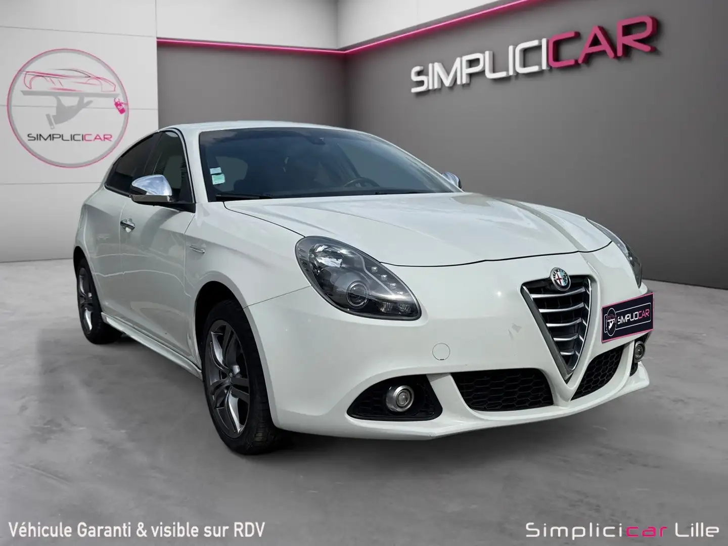 Alfa Romeo Giulietta Trofeo White - 1