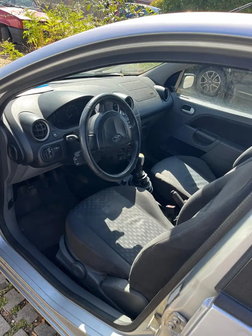 Forthing ford fiesta tenuta maniacalmente - 1