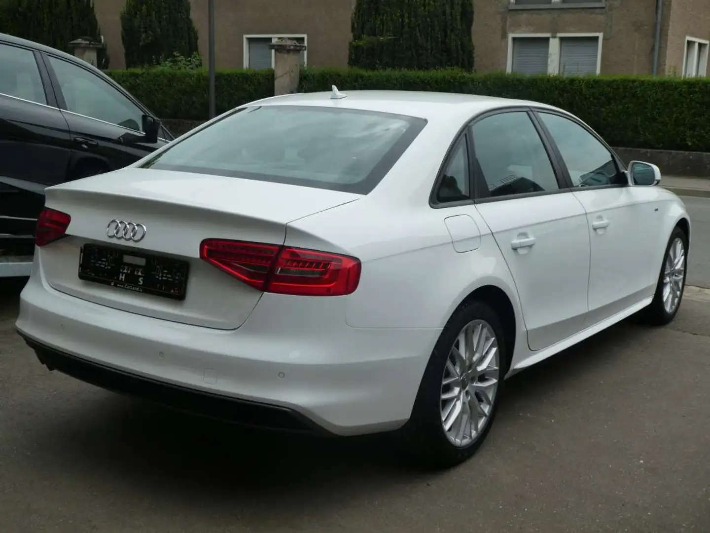 Audi A4 TDi S-line Sport Limousine Blanc - 2