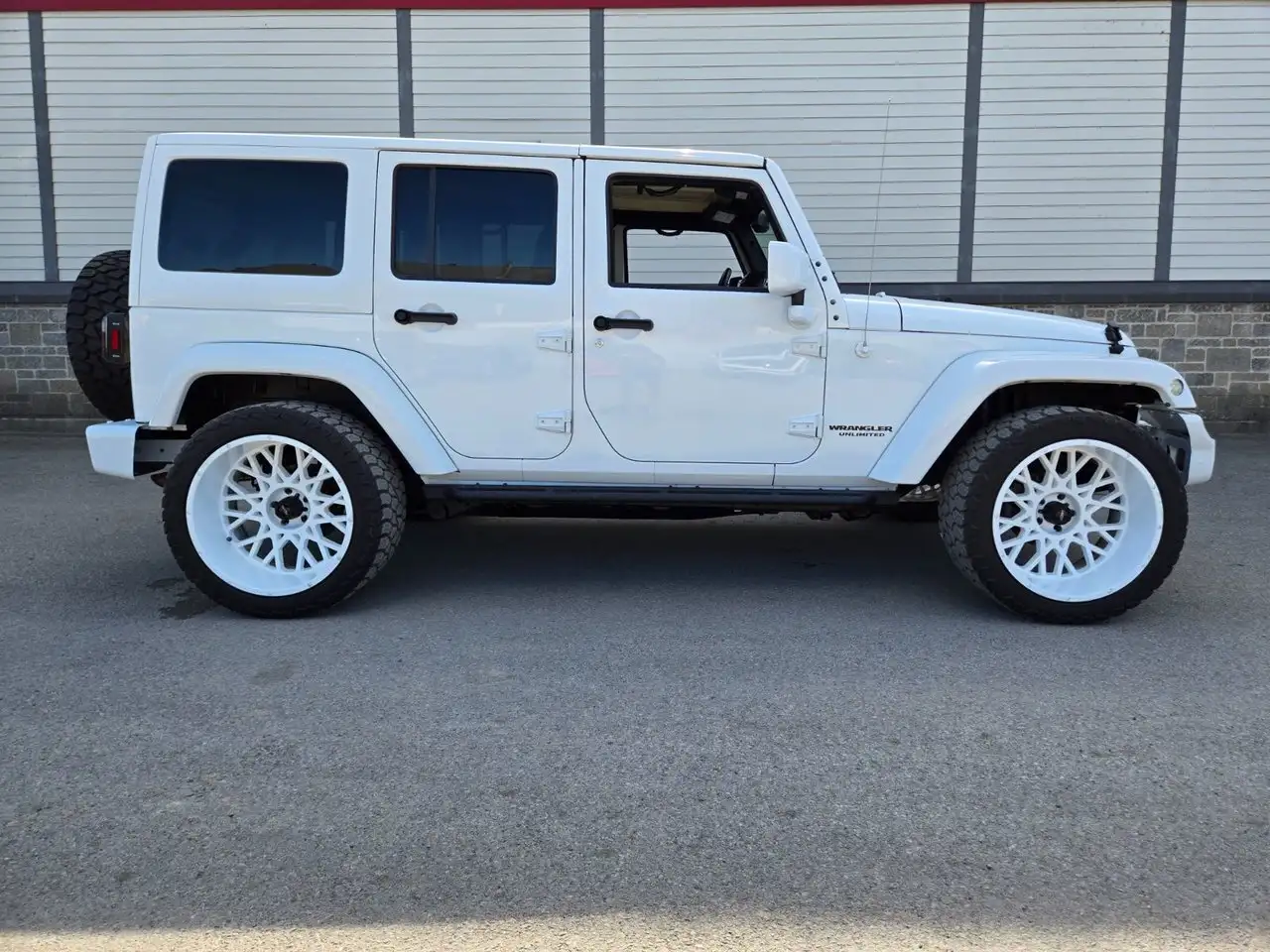 Jeep Wrangler снимка Jeep Wrangler