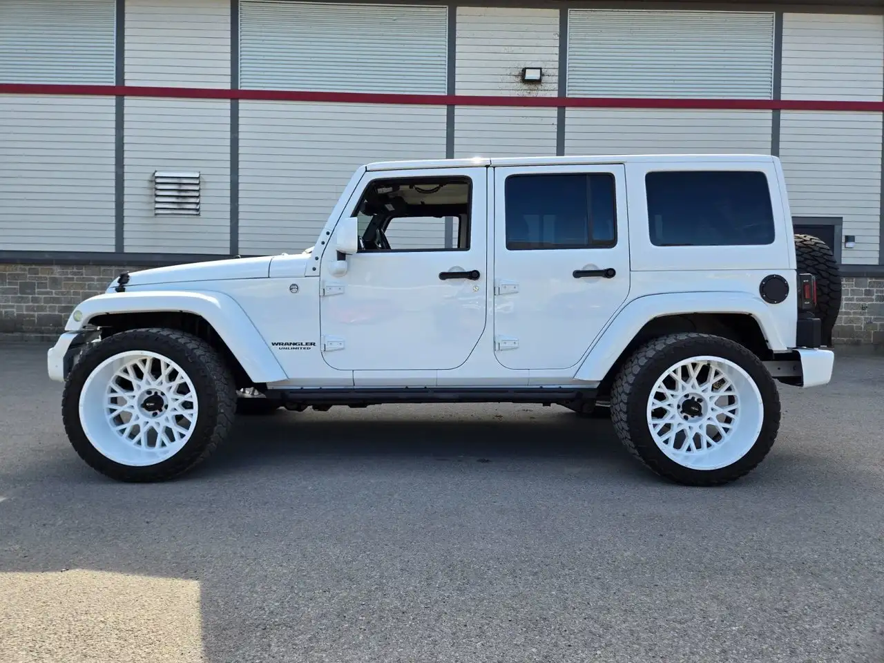 Jeep Wrangler снимка Jeep Wrangler