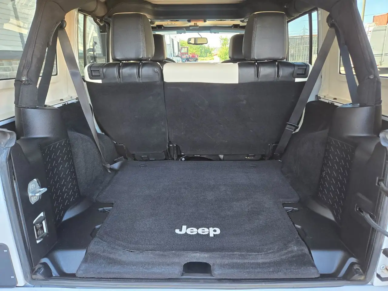 Jeep Wrangler снимка Jeep Wrangler