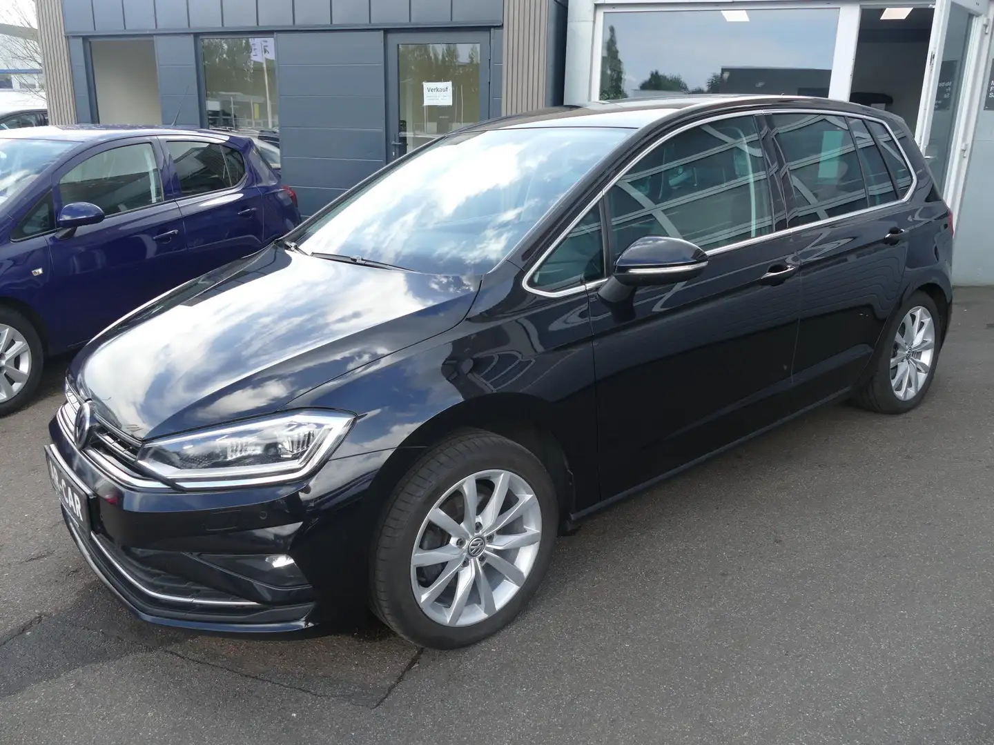 Volkswagen Golf Sportsvan 2.0 TDI DSG Highline Led Navigation Tempomat AHK Schwarz - 2