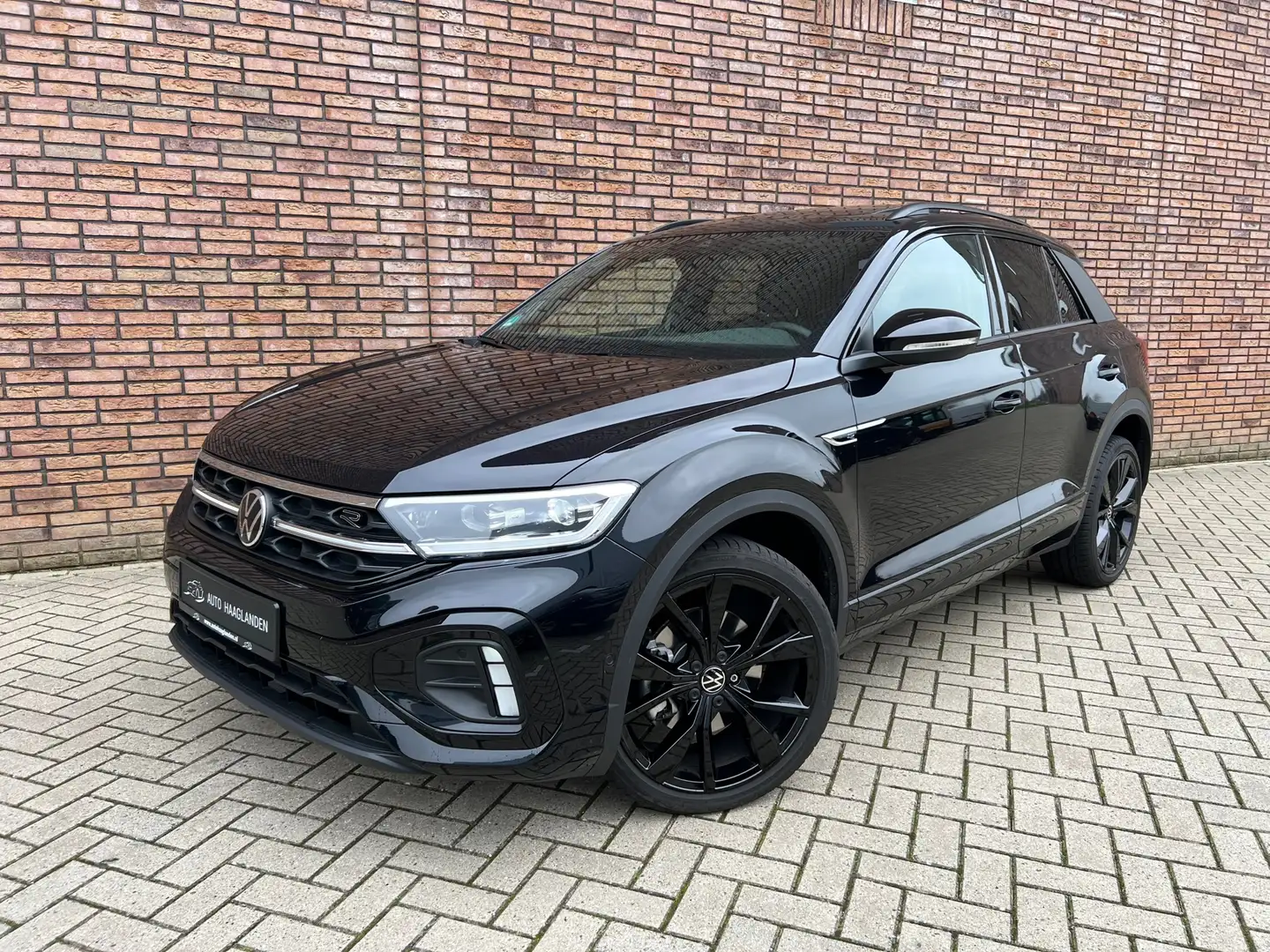 Volkswagen T-Roc 1.5 TSI 3x R-Line Black edition Keyless-IQ lights- Zwart - 2