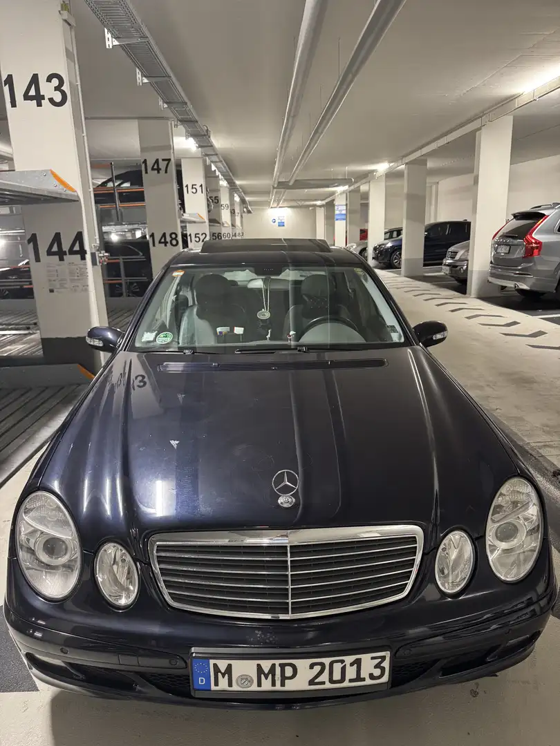 Mercedes-Benz E 200 Kompressor Automatik Classic Синій - 1