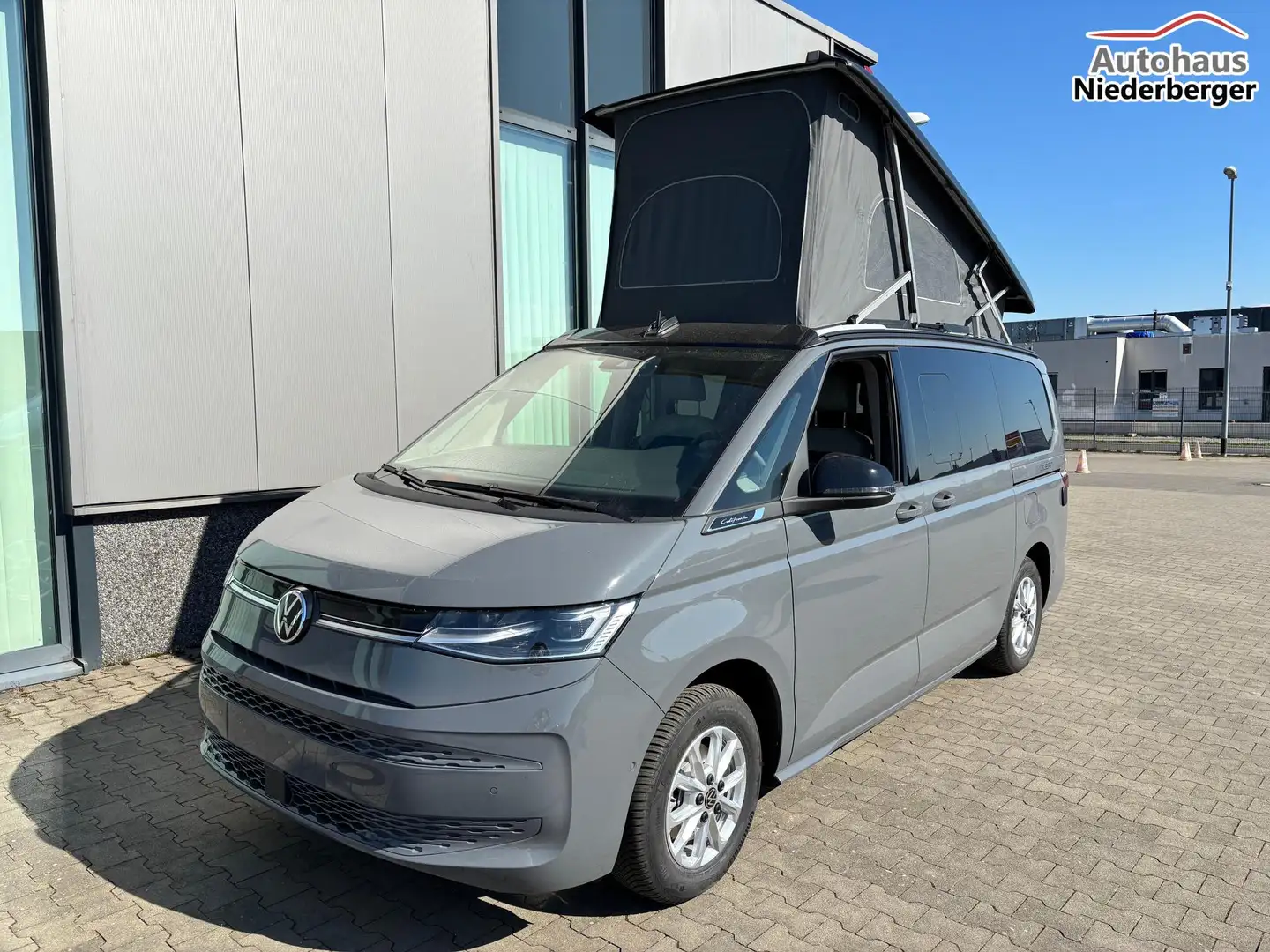 Volkswagen T7 California Ocean 2.0 TDI 150PS DSG, 16" Alu, ELEKTRISCHES ... Grau - 2