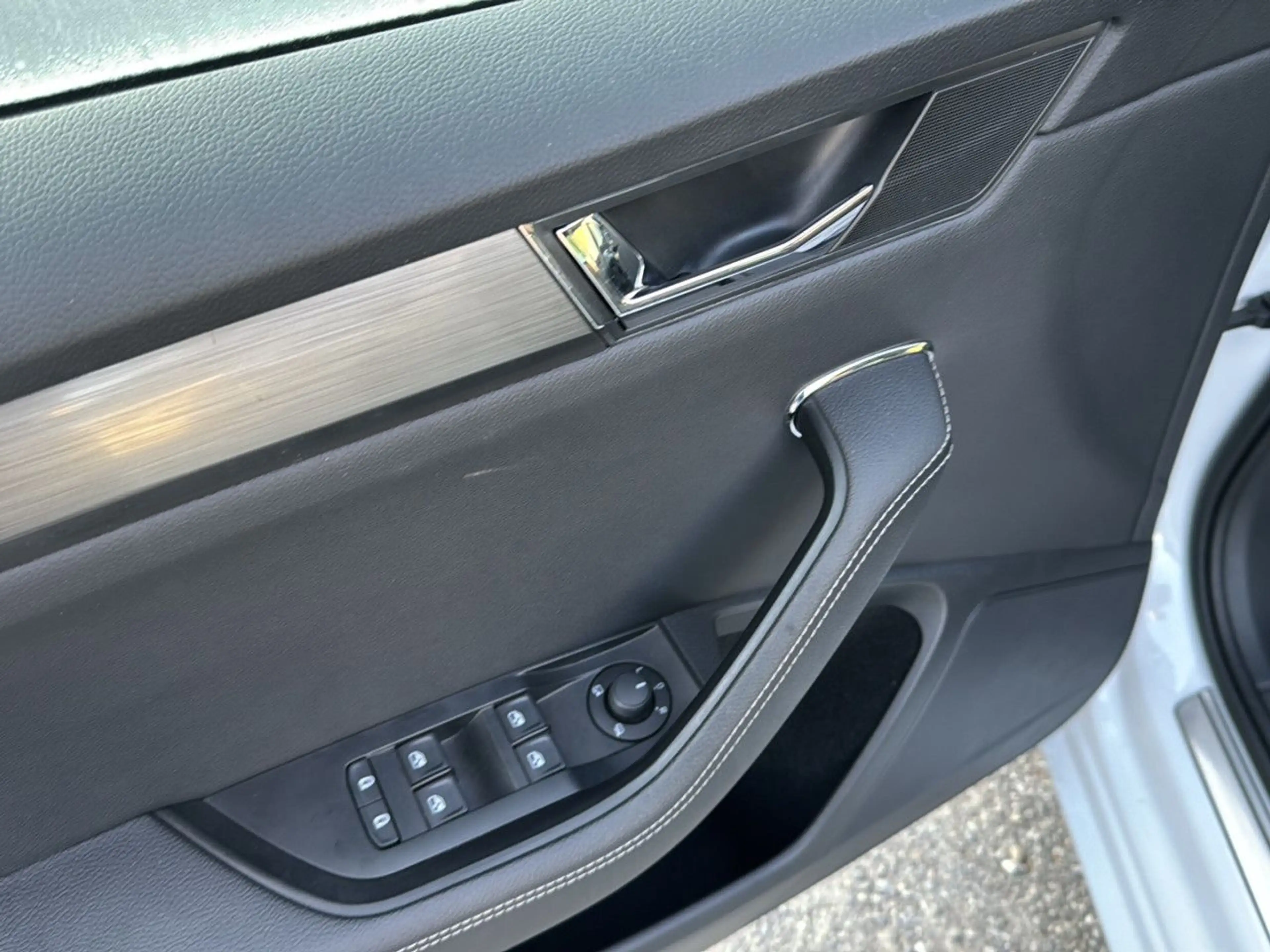 Skoda Superb Style Bluetooth Navi LED Klima Einparkhilfe — photo 10