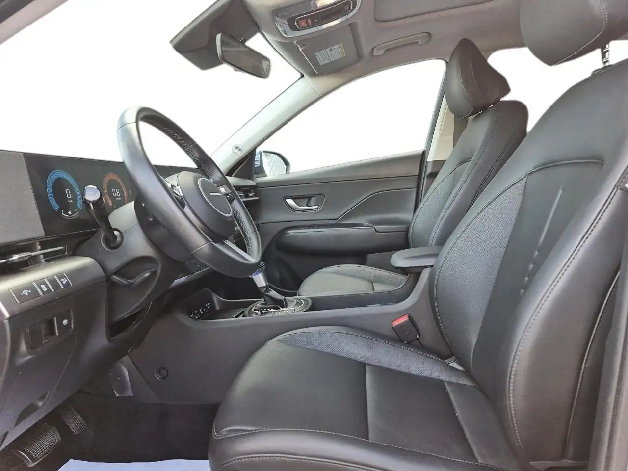 Hyundai KONA снимка Hyundai KONA