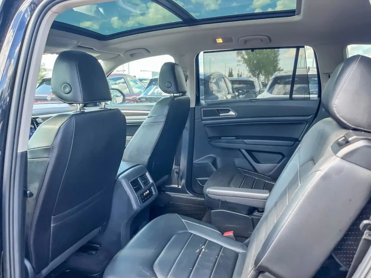 Volkswagen Atlas снимка Volkswagen Atlas