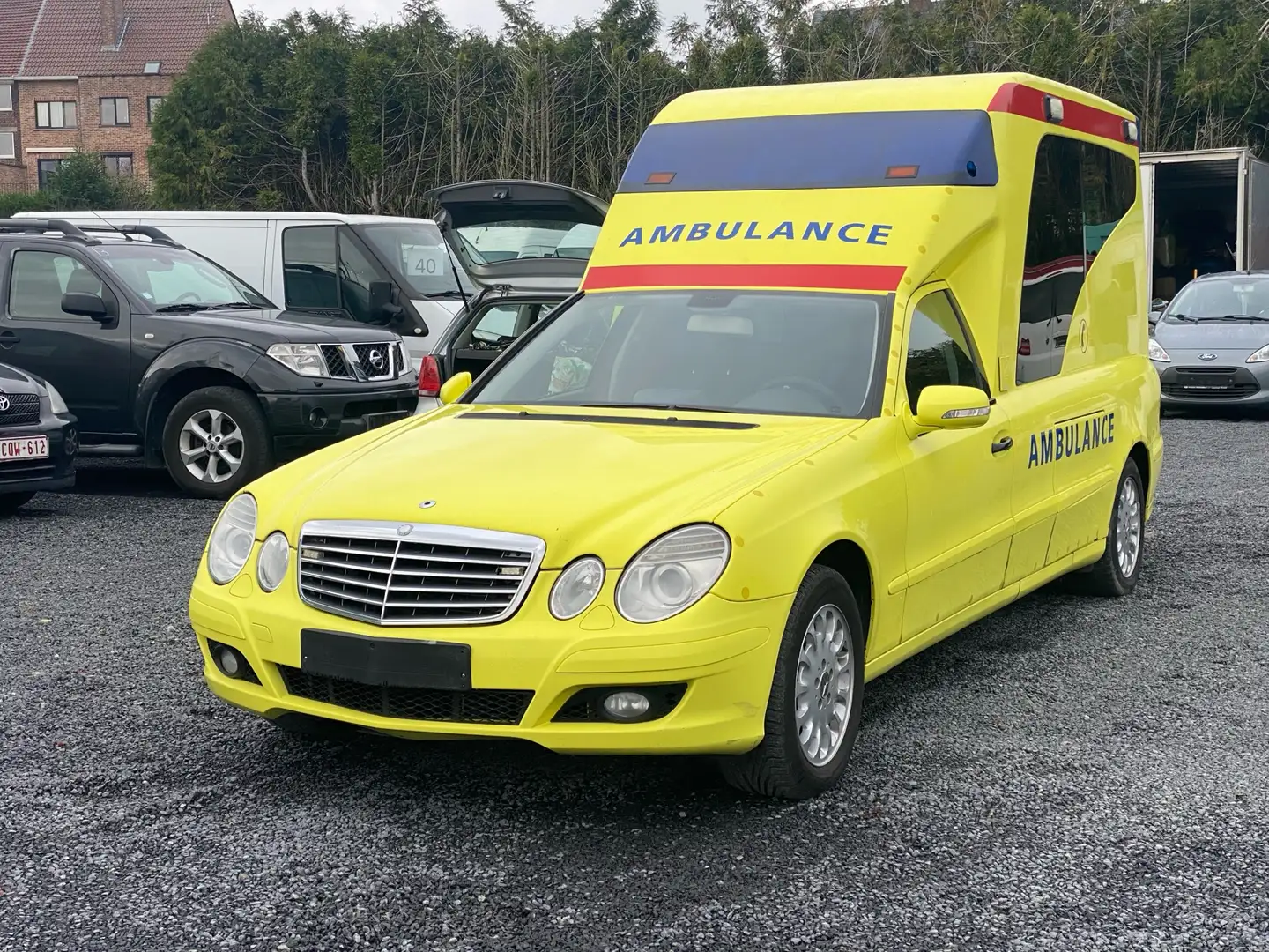 Mercedes-Benz E 280 Ambulance CDI Only export Geel - 1