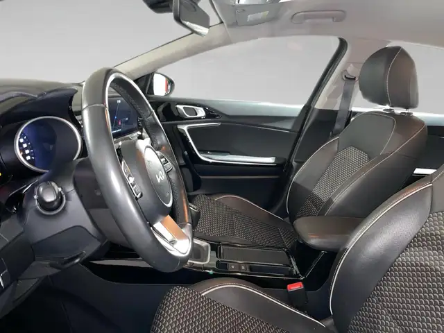 Kia Ceed view 4