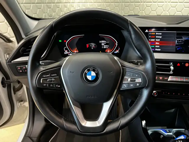 BMW 1 Series view 15