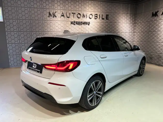 BMW 1 Series view 8