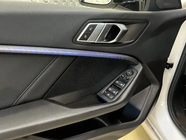 BMW 1 Series view 12