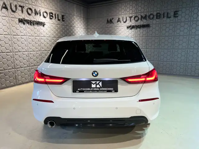 BMW 1 Series view 9