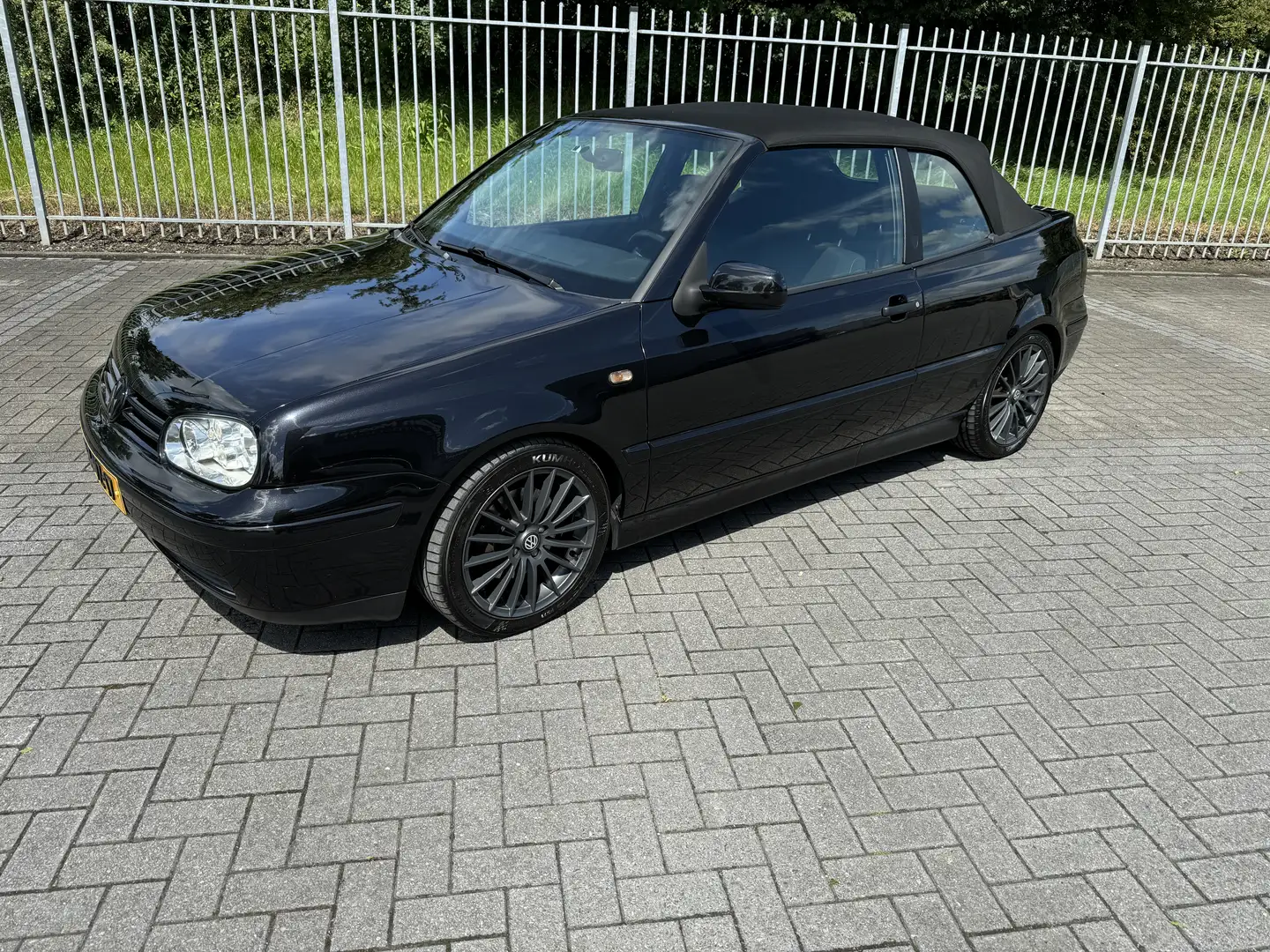 Volkswagen Golf Cabriolet 1.8 20V Turbo Highline Noir - 1