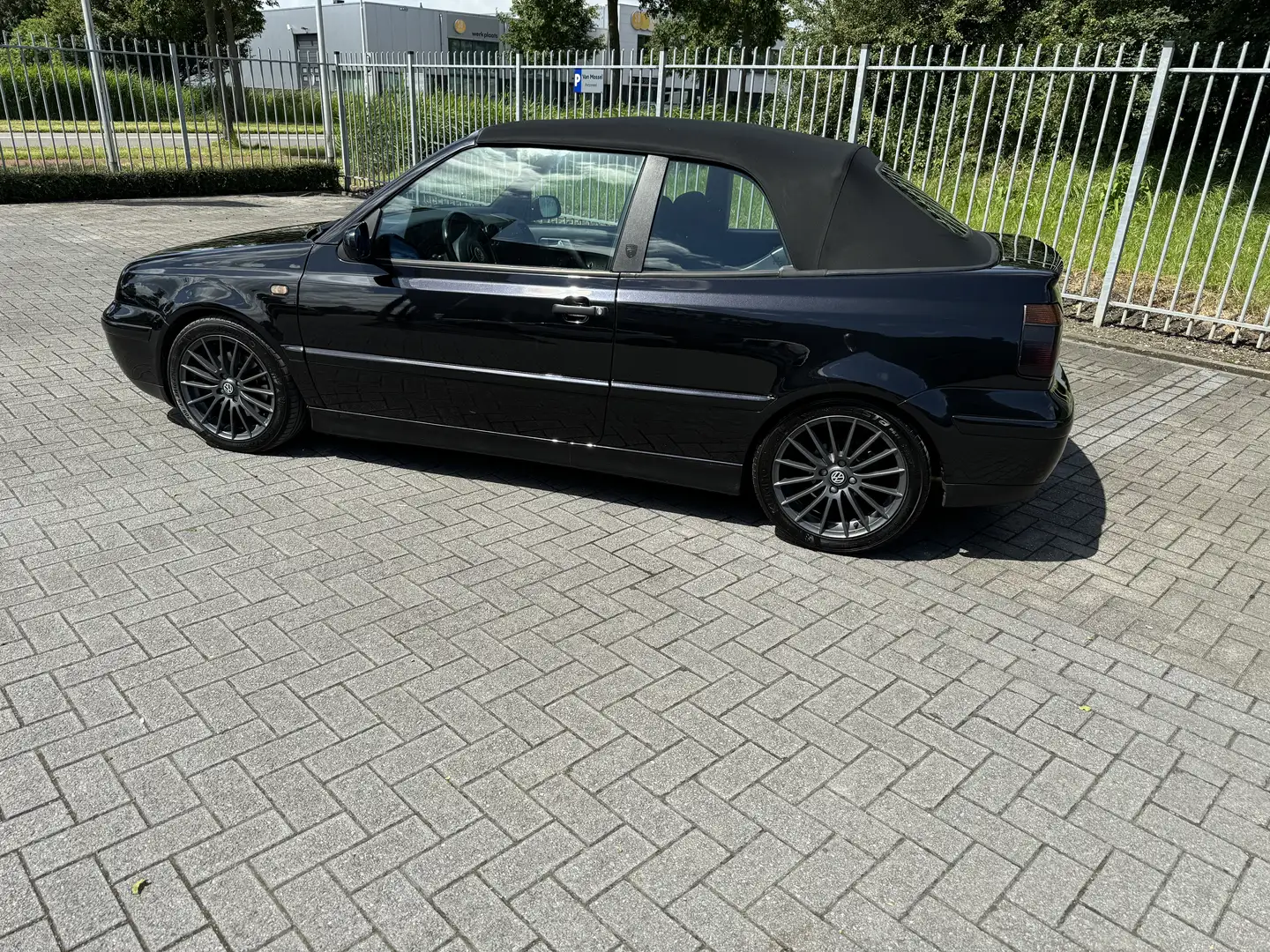 Volkswagen Golf Cabriolet 1.8 20V Turbo Highline Noir - 2