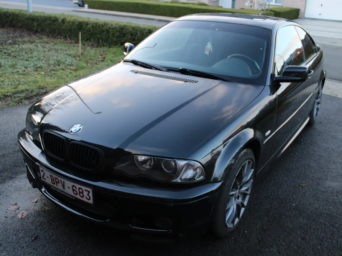 BMW 318 318 Ci crna - 2