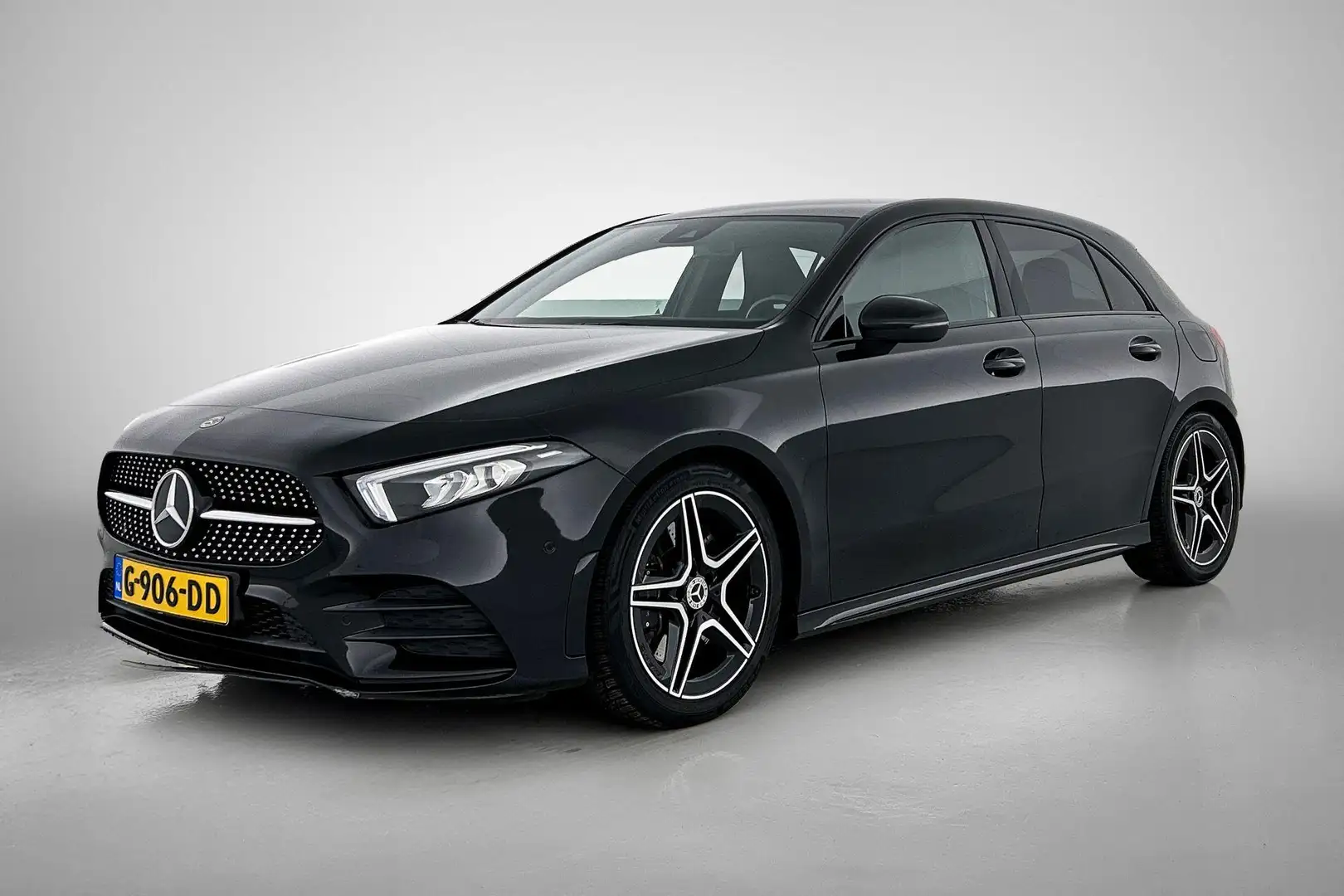 Mercedes-Benz A 250 Premium Plus AMG-Line (Navi, Parkeersensoren V+A, Zwart - 1