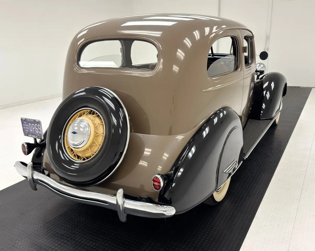 Chevrolet Deluxe 2 Door Town Sedan, foto 5