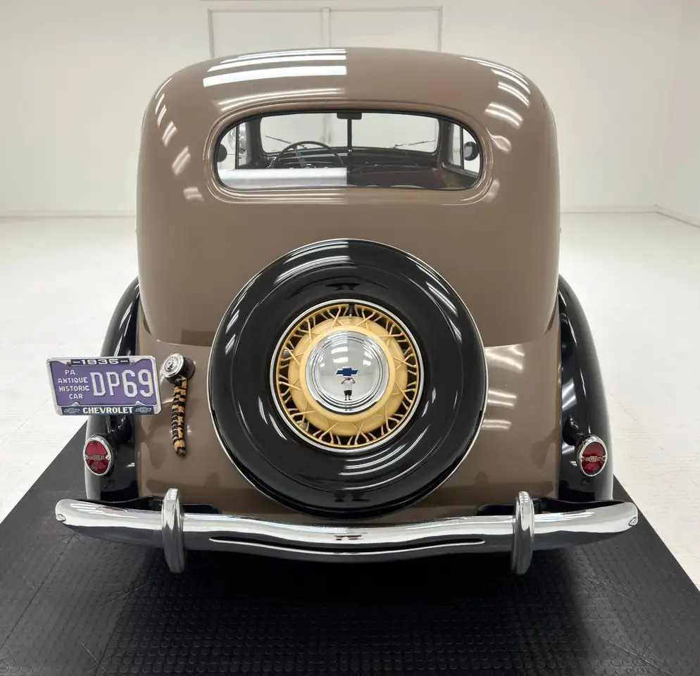 Chevrolet Deluxe 2 Door Town Sedan, foto 4