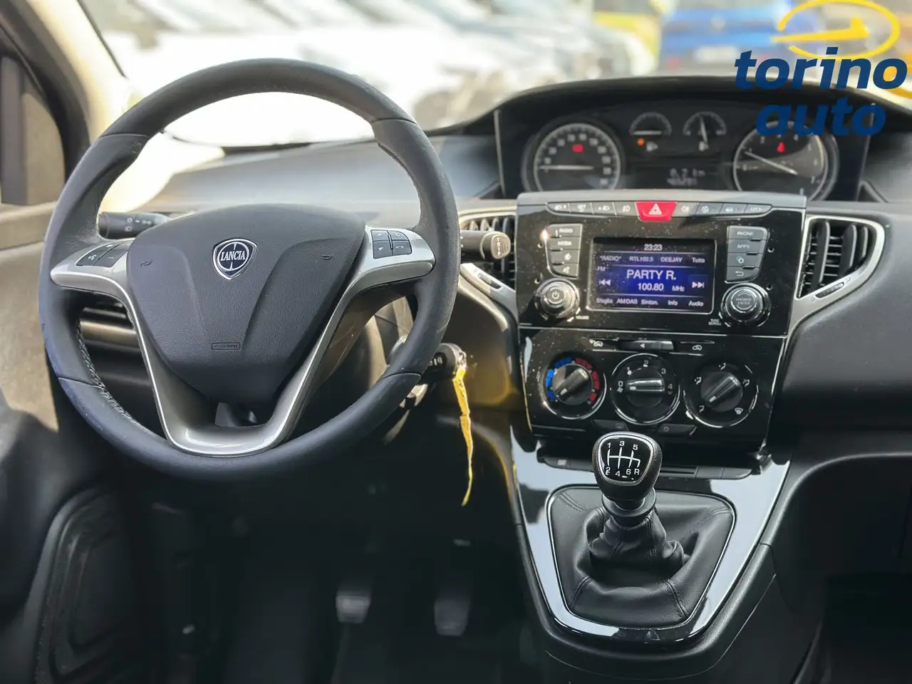 Lancia Ypsilon 2021 — фото 13