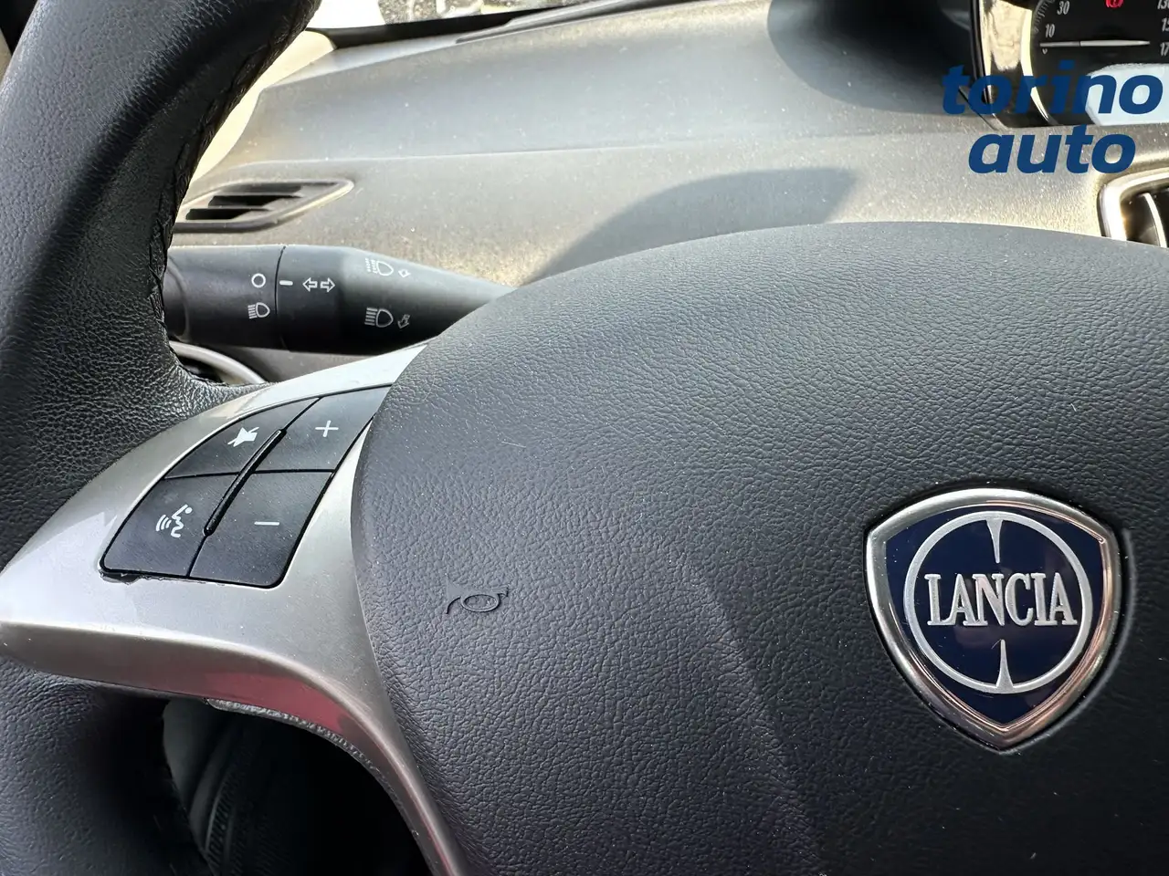 Lancia Ypsilon 2021 — фото 15