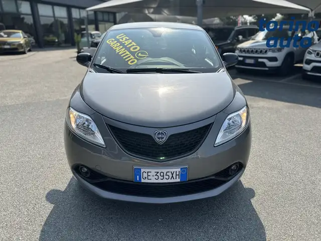 Lancia Ypsilon view 2