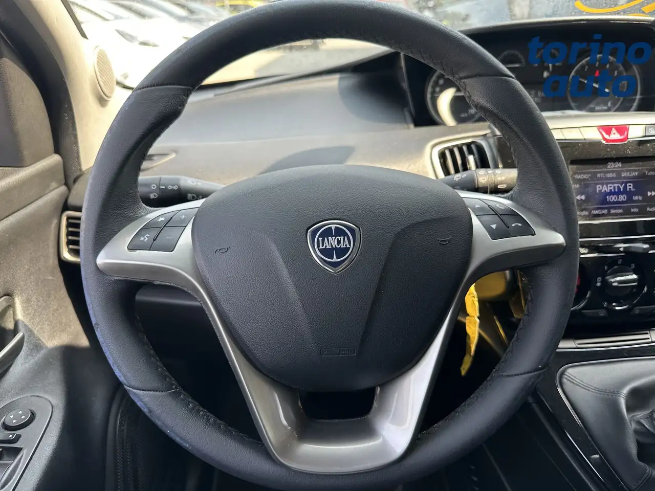 Lancia Ypsilon 2021 — фото 14