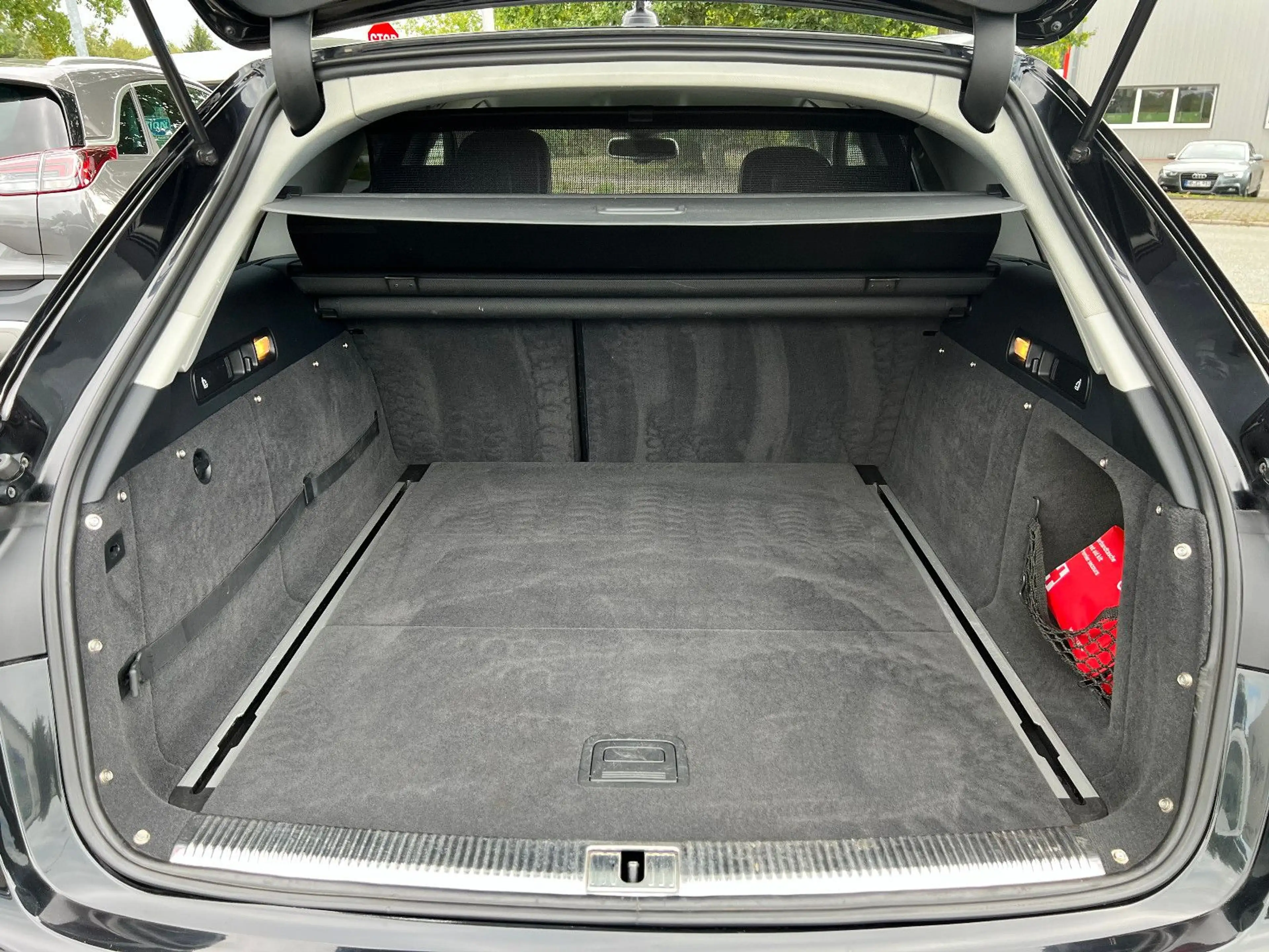 Audi A6 Avant 3.0 TDI quattro HUD, NAV, S-Line — photo 9
