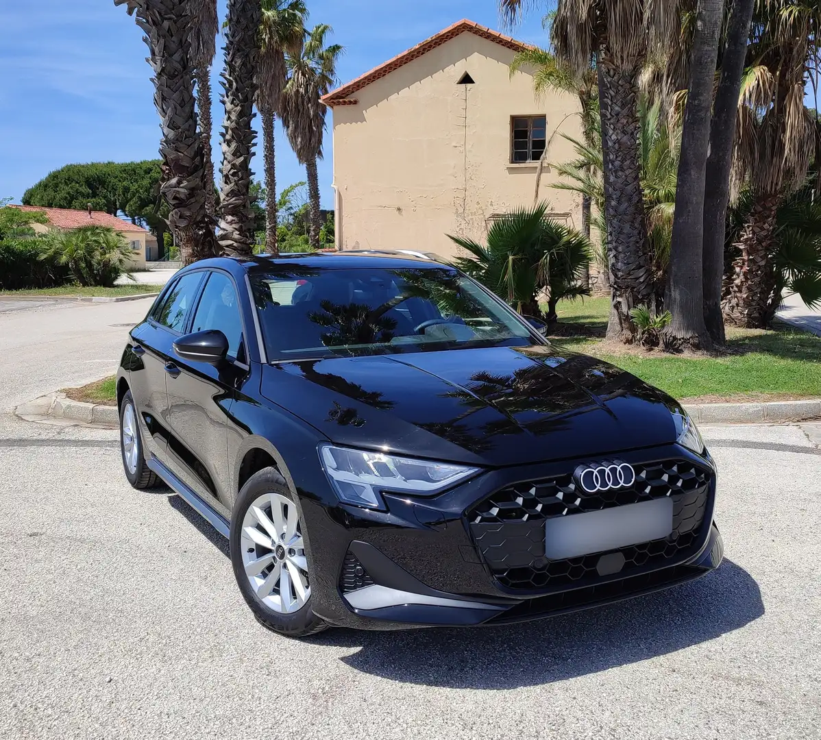 Audi A3 Nouvelle Sportback 35 TFSI 150 COD Noir - 1