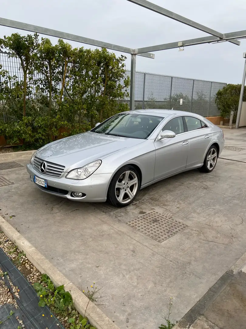 Mercedes-Benz CLS 320 cdi V6 Chrome auto Gri - 1