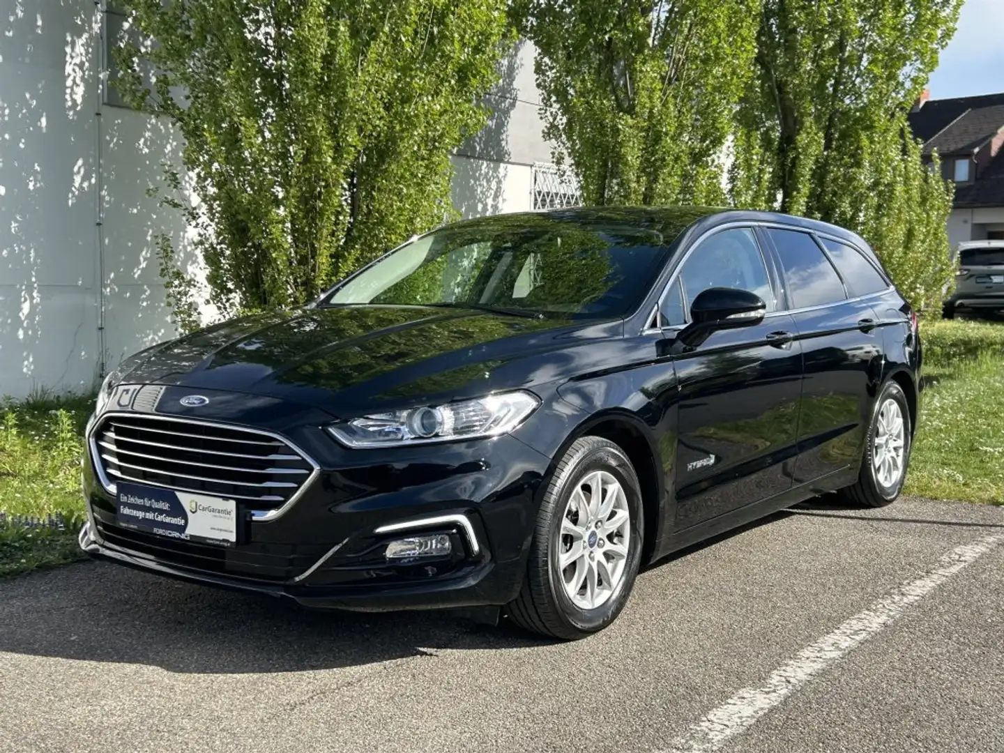 Ford Mondeo Titanium Traveller HEV 2.0l Hybrid 187PS Automatik Schwarz - 1