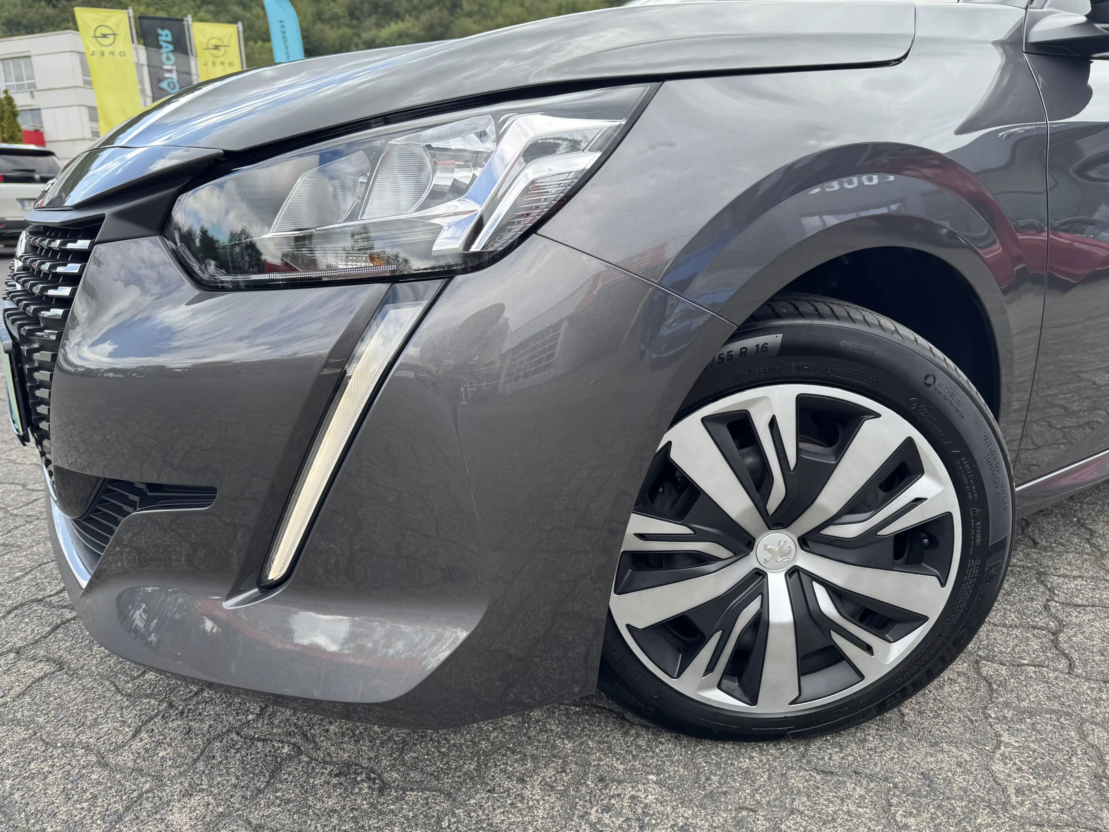 Peugeot 208 Active Pack 100PS | CarPlay | PDC-hinten | Klimaanlage — photo 2