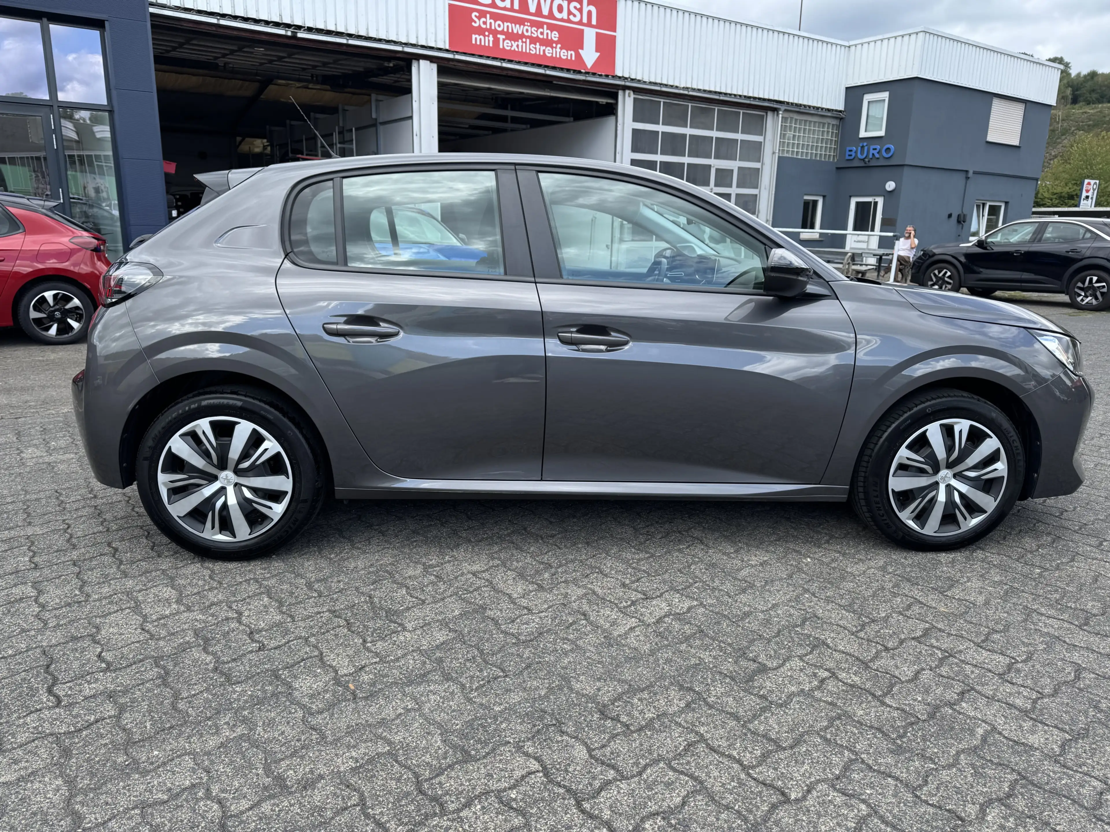 Peugeot 208 Active Pack 100PS | CarPlay | PDC-hinten | Klimaanlage — photo 5