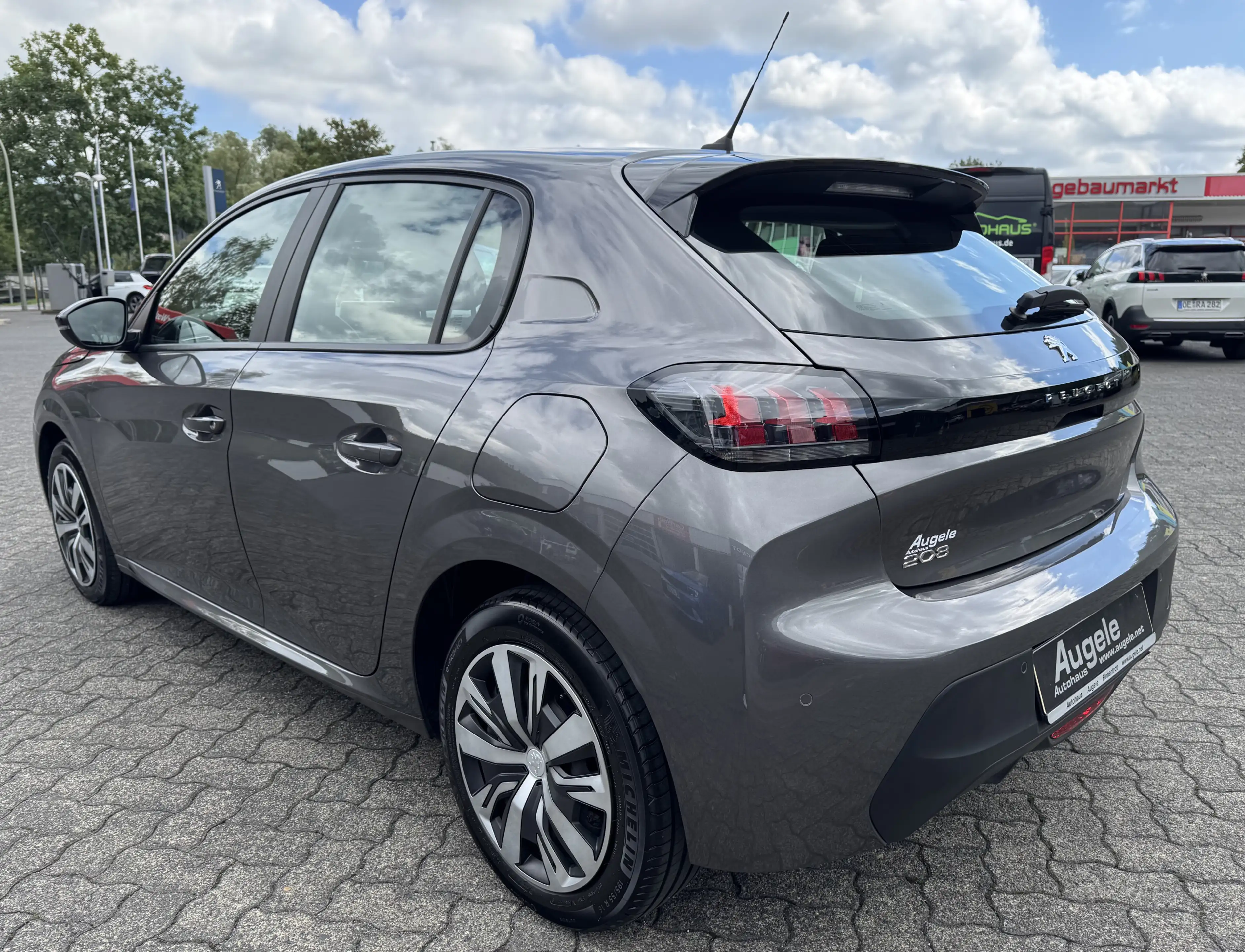 Peugeot 208 Active Pack 100PS | CarPlay | PDC-hinten | Klimaanlage — photo 8